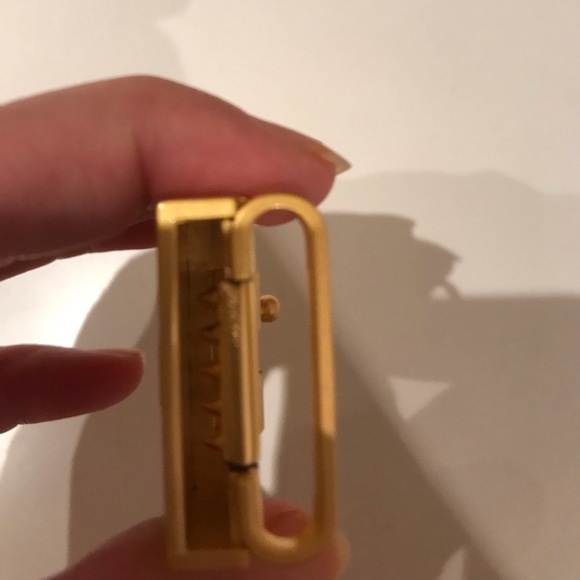 Louis Vuitton Traveling  gold metal belt​ - Picture 2 of 6